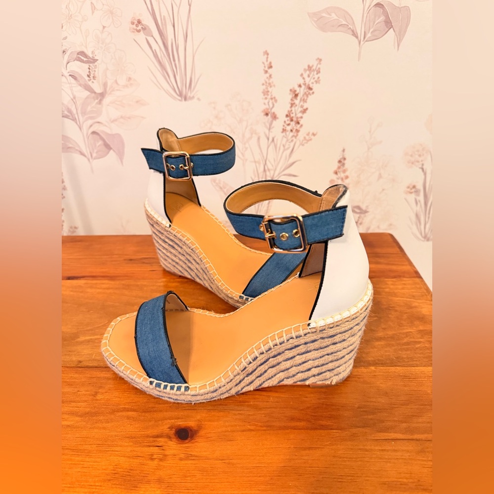 CAbi Parker Wedge Sandals Size 7